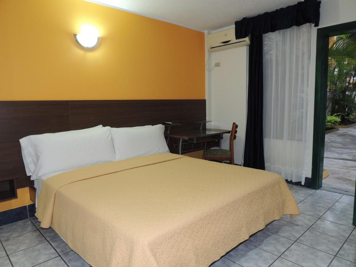 Hotel Club Del Sol